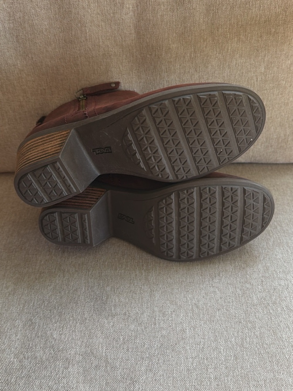Teva Burgundy Leather Ankle Booties with Side Zip size 7.5 - Picture 5 of 9
